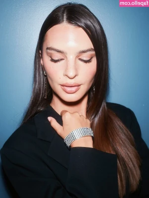 Emily Ratajkowski [ emily-ratajkowski ] - @viola_star IS WET RIGHT NOW 💦💦This obedient slut @viola_star