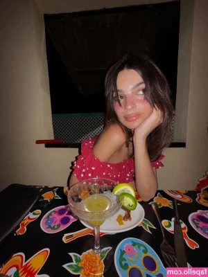 Emily Ratajkowski [ emily-ratajkowski ] - Angelic in nature, devilish in behavior 😈  Do your best to