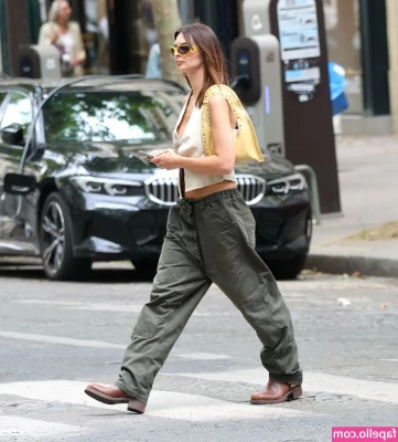 Emily Ratajkowski [ emily-ratajkowski ] - Message me if you want feet videos/ pics 🦶🏼