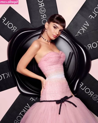 Emily Ratajkowski [ emily-ratajkowski ] - that s how i get my rock hard arms part 1