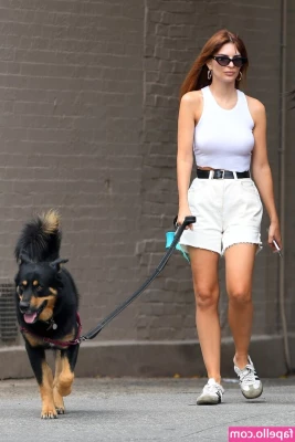 Emily Ratajkowski [ emily-ratajkowski ] - Check out my dirty lil feet  Dm for custom foot pics