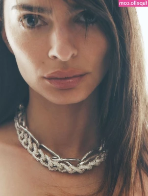 Emily Ratajkowski [ emily-ratajkowski ] - Omg it’s the first of December!!