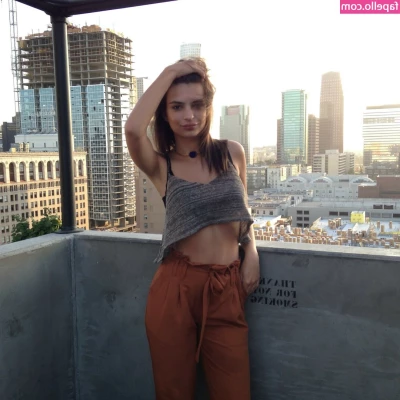 Emily Ratajkowski [ emily-ratajkowski ] - I started my morning off right  How about you part 1
