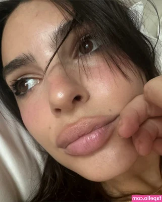 Emily Ratajkowski [ emily-ratajkowski ] - Licking my pits because I can't reach my dick 😜