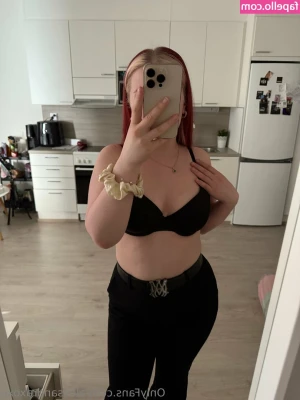 alexsandraxoxo - Legs spread open.. just how you like it!