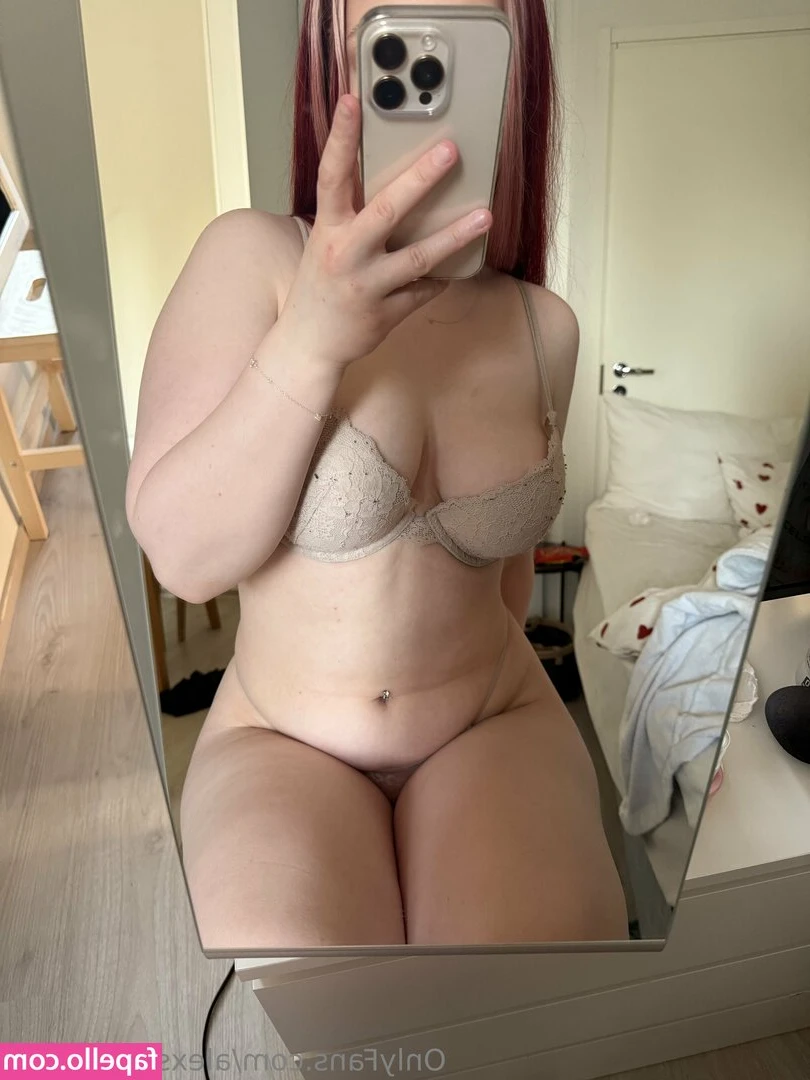 alexsandraxoxo - 😈 MY FIRST EVER STRIPTEASE VIDEO 😈  8 MINUTES IN HEAVEN BABY