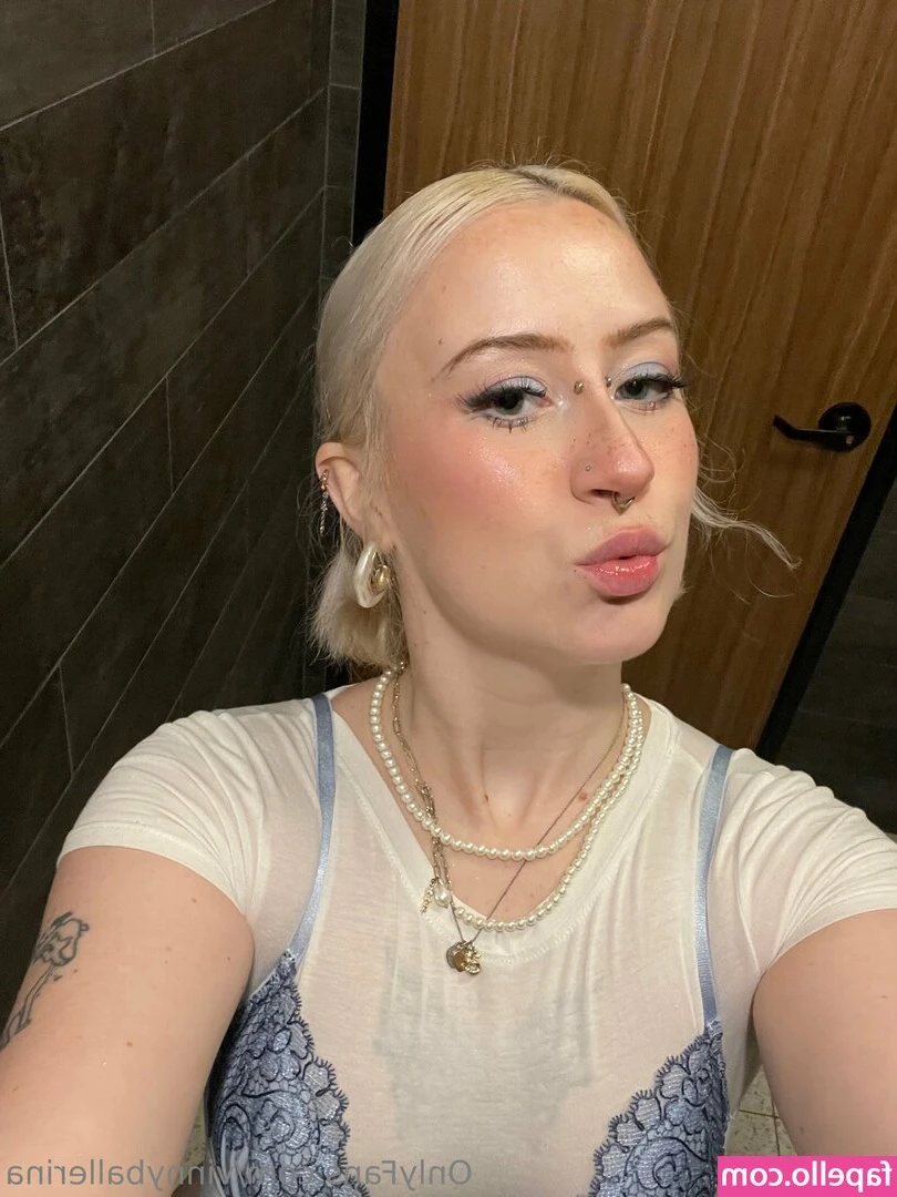 vinnyballerina - I’ve got you speechless and simping for My ass.  The longer you
