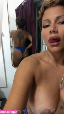 alyssalatina - Should I work at the strip club? 🤪