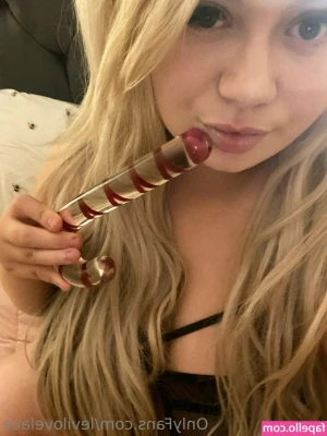 levilovelace - You get to watch Mommy's wedgie take shape lucky you 😌, pull it