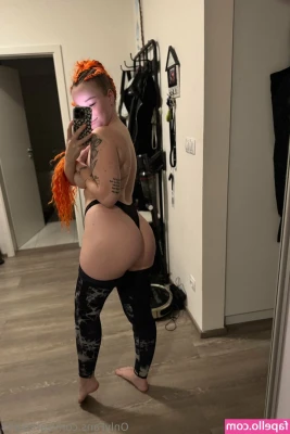 sarinka98 - SWIPE to the right to turn off my slip 🤤😈