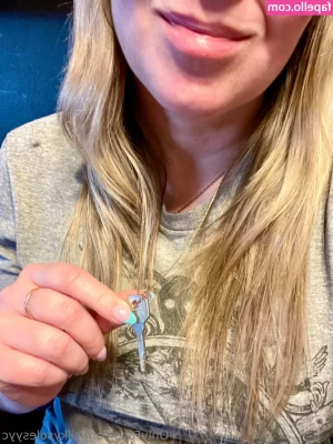 silkysolesyyc - New videos cumming soon, including new BBC dildo🥵