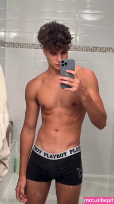 ethan_pr [ ethan-pr ] - just me trying to read for some tips on how to seduce you🤭😈