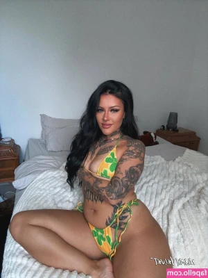 niamhvelvetvip - Would you like a lap dance from me? 😉