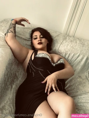 noisylatina - I felt nasty and was in a bad mood so I had to record and take my