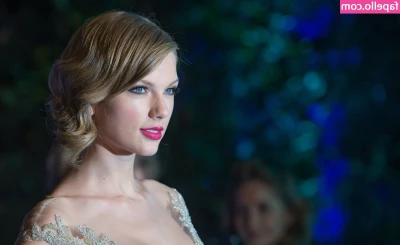 Taylor Swift [ taylor-swift ] - You want to fill the world cup  Crazy about the champion and you 