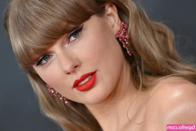 Taylor Swift [ taylor-swift ] - I need someone to lay with me