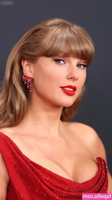 Taylor Swift [ taylor-swift ] - Would you titty fuck me