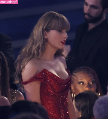 Taylor Swift [ taylor-swift ] - BRAND NEW FIRE SET  SOOO HOT  TIP ME ONLY  8 FOR THIS FULL SET