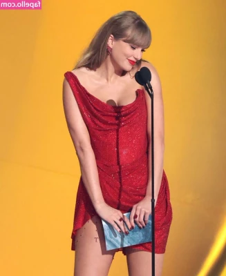 Taylor Swift [ taylor-swift ] - I love baths  I wish I had a Jacuzzi
