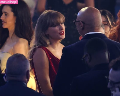 Taylor Swift [ taylor-swift ] - Oooh come on guys ….. give me a bit more love …..send me tips