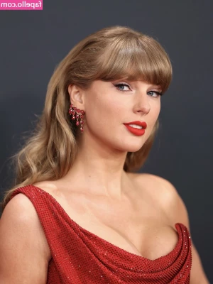 Taylor Swift [ taylor-swift ] - It s my birthday month Bitches part 2