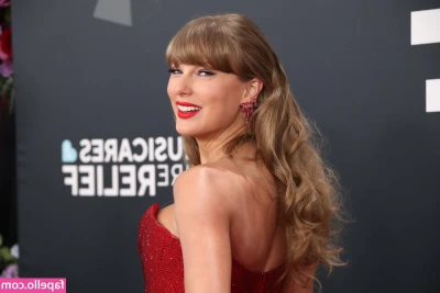 Taylor Swift [ taylor-swift ] - Hola mundo cruel