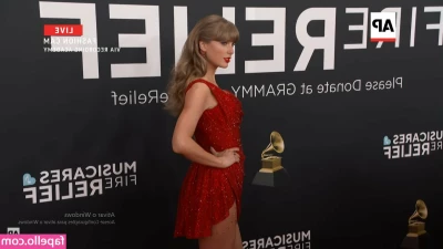 Taylor Swift [ taylor-swift ] - what s up babes  message me if you wanna get naughty