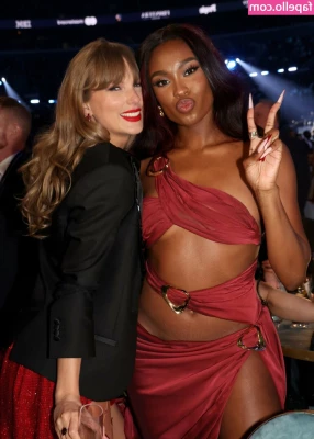 Taylor Swift [ taylor-swift ] - Another Tuesday, another tummy!