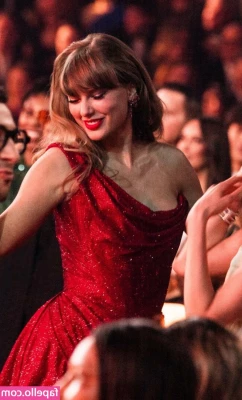 Taylor Swift [ taylor-swift ] - Un ratito de Netflix para disfrutar