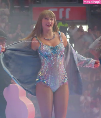 Taylor Swift [ taylor-swift ] - Throwback Thursday on point