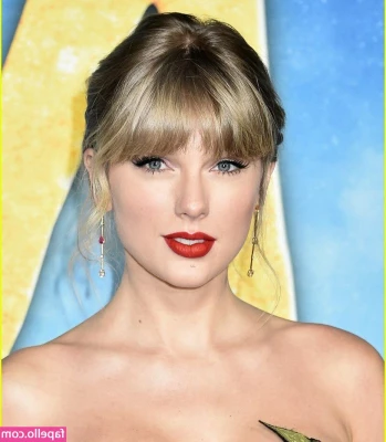 Taylor Swift [ taylor-swift ] - Jiggling belly laying on bed only miss you for cuddles 💕💖☺️ part 1