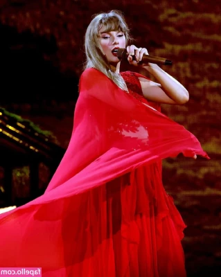 Taylor Swift [ taylor-swift ] - WHY HAS MY INBOX NOT GOT YOUR NAME AT TOP   IF YOUR A SHY BOY I FEEL