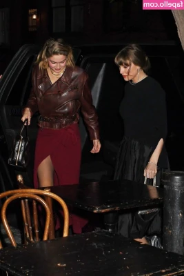 Taylor Swift [ taylor-swift ] - Pool days part 2
