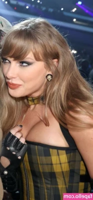 Taylor Swift [ taylor-swift ] - What are you doing down there