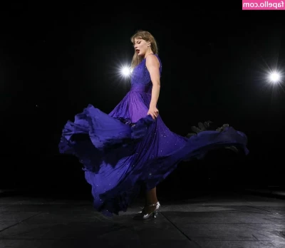 Taylor Swift [ taylor-swift ] - Just here raising eyebrows   Who s going to spoil me today  Xx