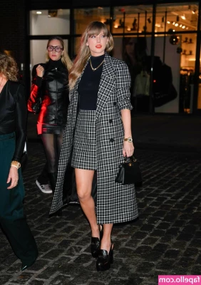 Taylor Swift [ taylor-swift ] - here you find exclusive content from me   Hope you like it  I m part 1