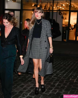 Taylor Swift [ taylor-swift ] - End of 2022 weigh in!💘💘  Measurements at 11:40 Scale at 17:50