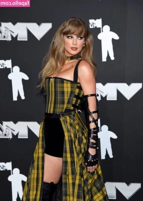 Taylor Swift [ taylor-swift ] - Me acompañas a bailar   Después hacemos lo que tú quieras