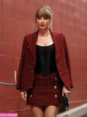 Taylor Swift [ taylor-swift ] - peek a boo part 1