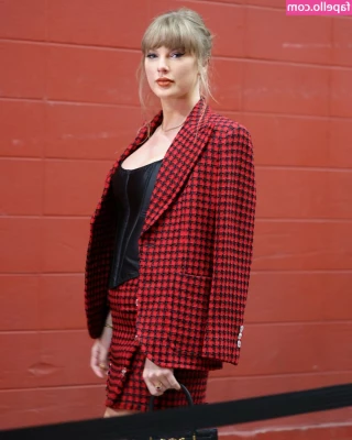 Taylor Swift [ taylor-swift ] - How much did she take
