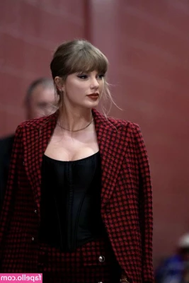 Taylor Swift [ taylor-swift ] - Cat Zaddy feels
