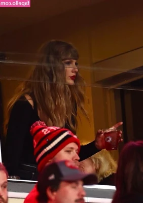 Taylor Swift [ taylor-swift ] - Morning 💛💛💛  Let me brighten your day 🙂 part 1
