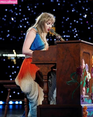 Taylor Swift [ taylor-swift ] - Throwback Thursday with Akasha 1 of 2 Make up for 01 19 23