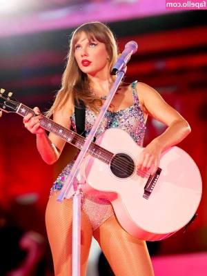 Taylor Swift [ taylor-swift ] - IG could never handle these titties
