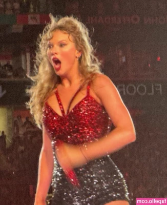 Taylor Swift [ taylor-swift ] - Hello filmed a Excercise video today figured u needed another bikini
