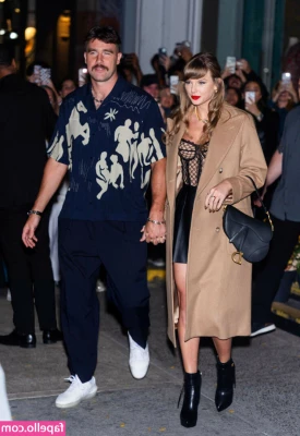 Taylor Swift [ taylor-swift ] - Don t you love my new valentines pajama outfit  I can tell you do 