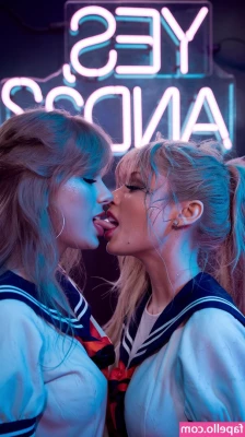 Taylor Swift [ taylor-swift ] - 😎 Love taking pictures of my Big Butt in thongs, 😈Like if you