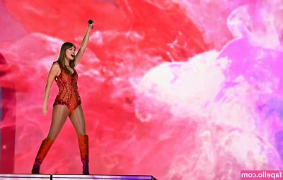 Taylor Swift [ taylor-swift ] - Omg this is one of my favorite clapping videos of myself‼️ Take a