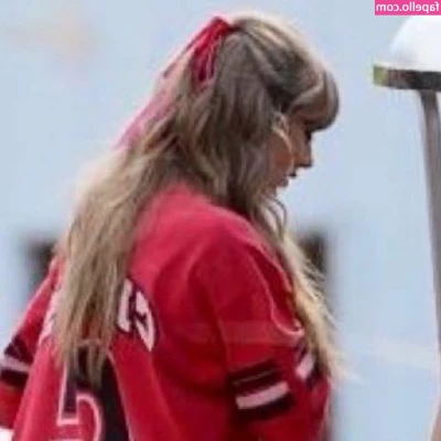 Taylor Swift [ taylor-swift ] - look how cüte i m today 🐾