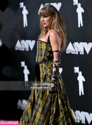 Taylor Swift [ taylor-swift ] - Tenemos pensadas un par de cosas para cuando te volvamos a ver  